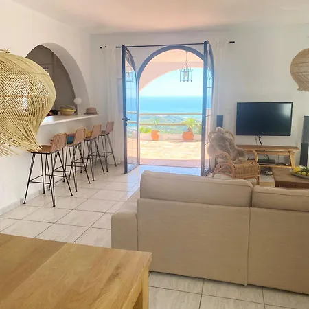 Lantana Villa Sayalonga